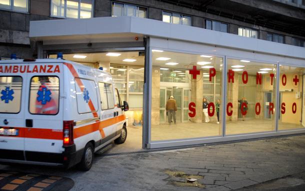 Ghiaccio a Genova: incidenti e cadute, 72 persone all'ospedale 