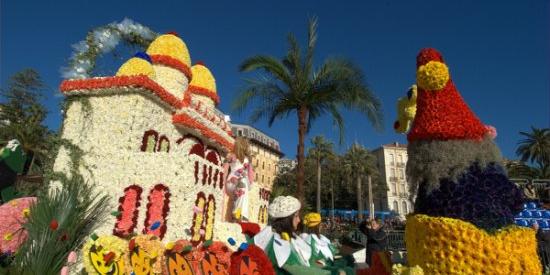 Domenica torna 'Sanremo in Fiore', ma il maltempo sposta la sfilata alle 14.30