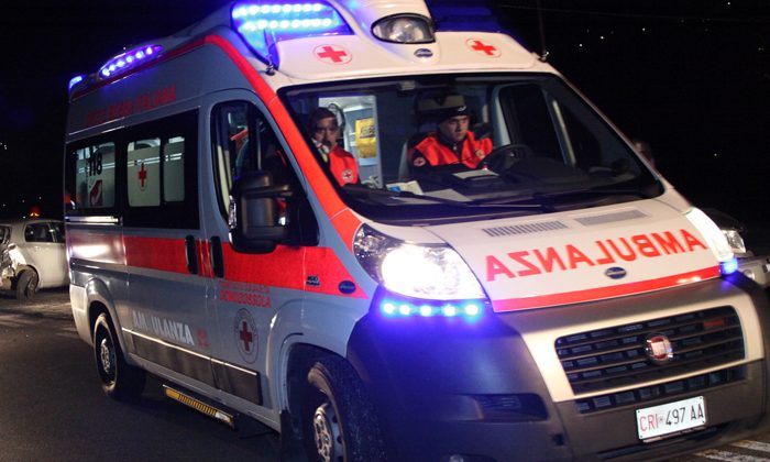 Dimesso dopo l'incidente, muore in ambulanza: si indaga per omicidio