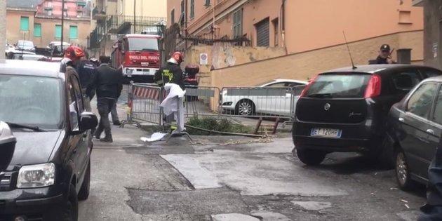 Anziano morto nella voragine di via Berno, a ucciderlo è stato un problema al cuore