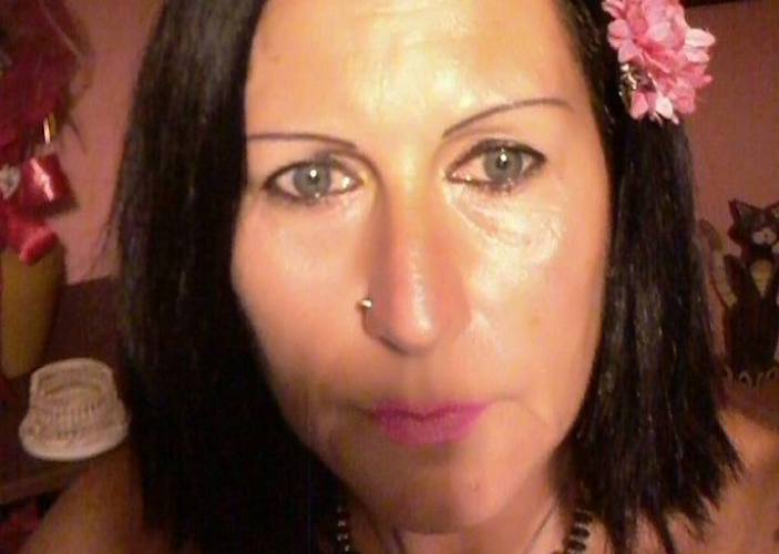 Donna pugnalata a coltellate, il compagno confessa: 