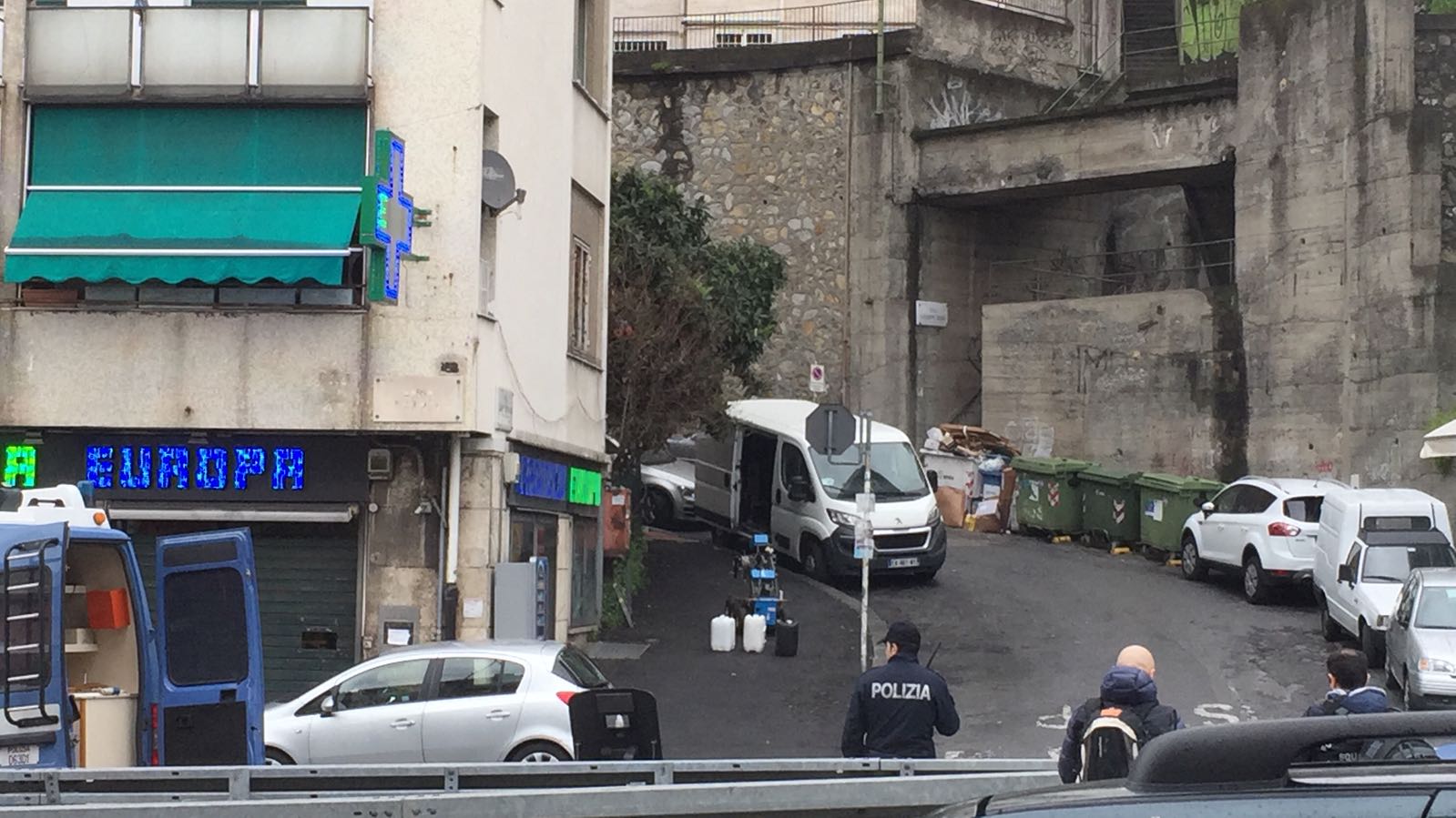 Furgone 'esplosivo' sopra corso Europa: conteneva tre taniche di 