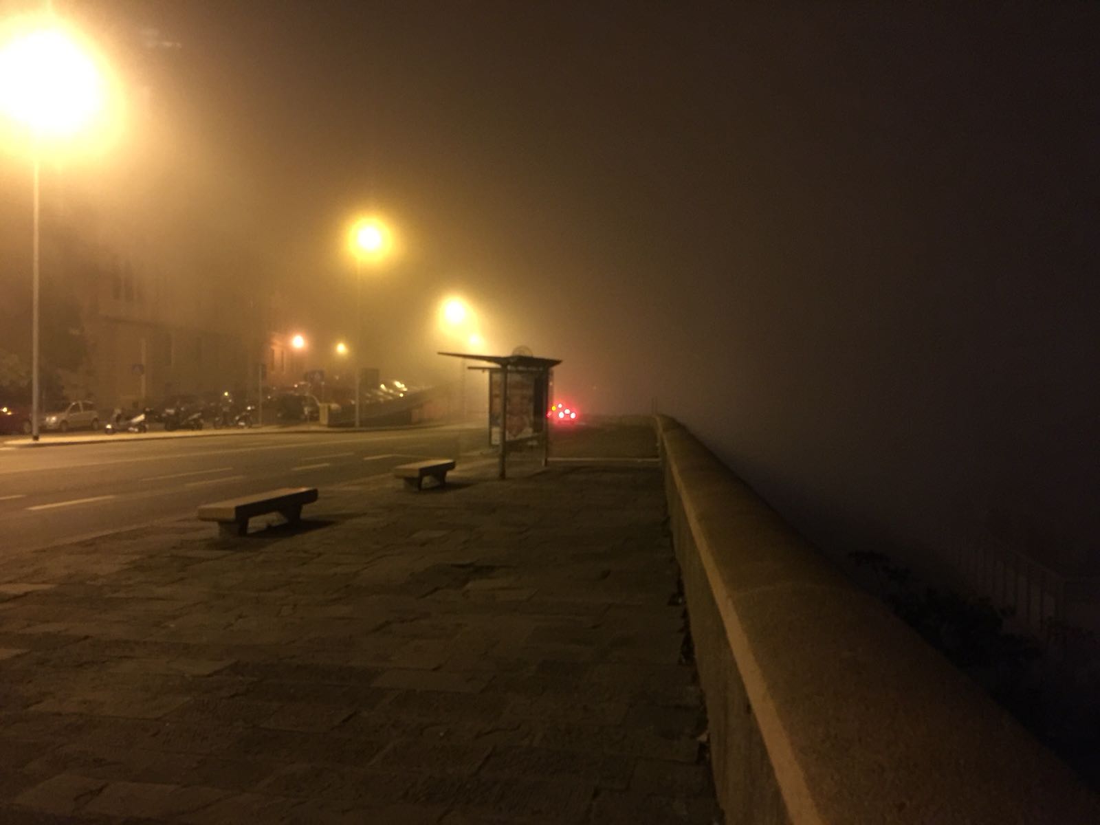 Genova, torna il 'caligo': la nebbia invade la città