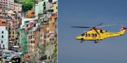Bimbo di un anno si sporge e cade per tre metri: trasportato al Gaslini