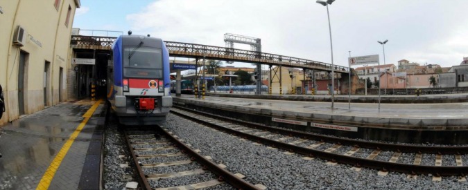 https://www.primocanale.it/materialiarchivio/immagininews/20180601105732-treno_a_tortona.jpg