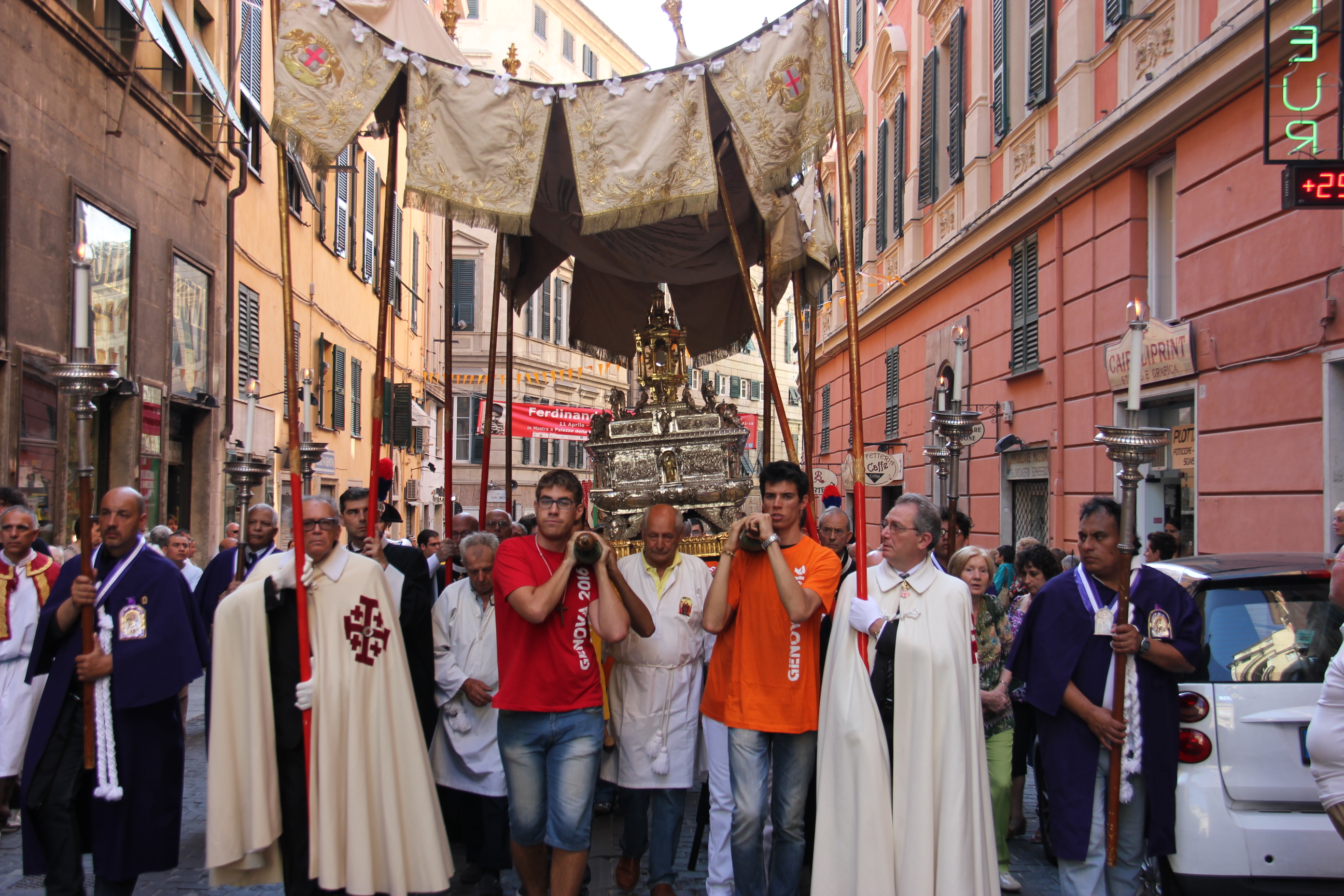 Corpus Domini, anche i lavoratori dell'Ilva in processione