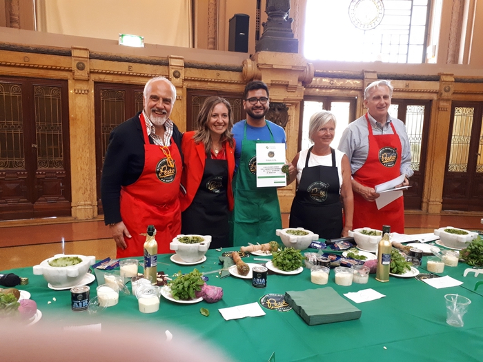 Gara di pesto tra studenti Erasmus, il titolo va al messicano Serrano