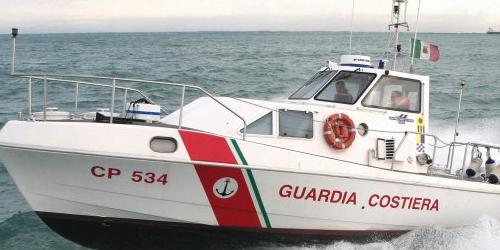 Giallo a Cavi di Lavagna, canoista trova un cadavere in acqua