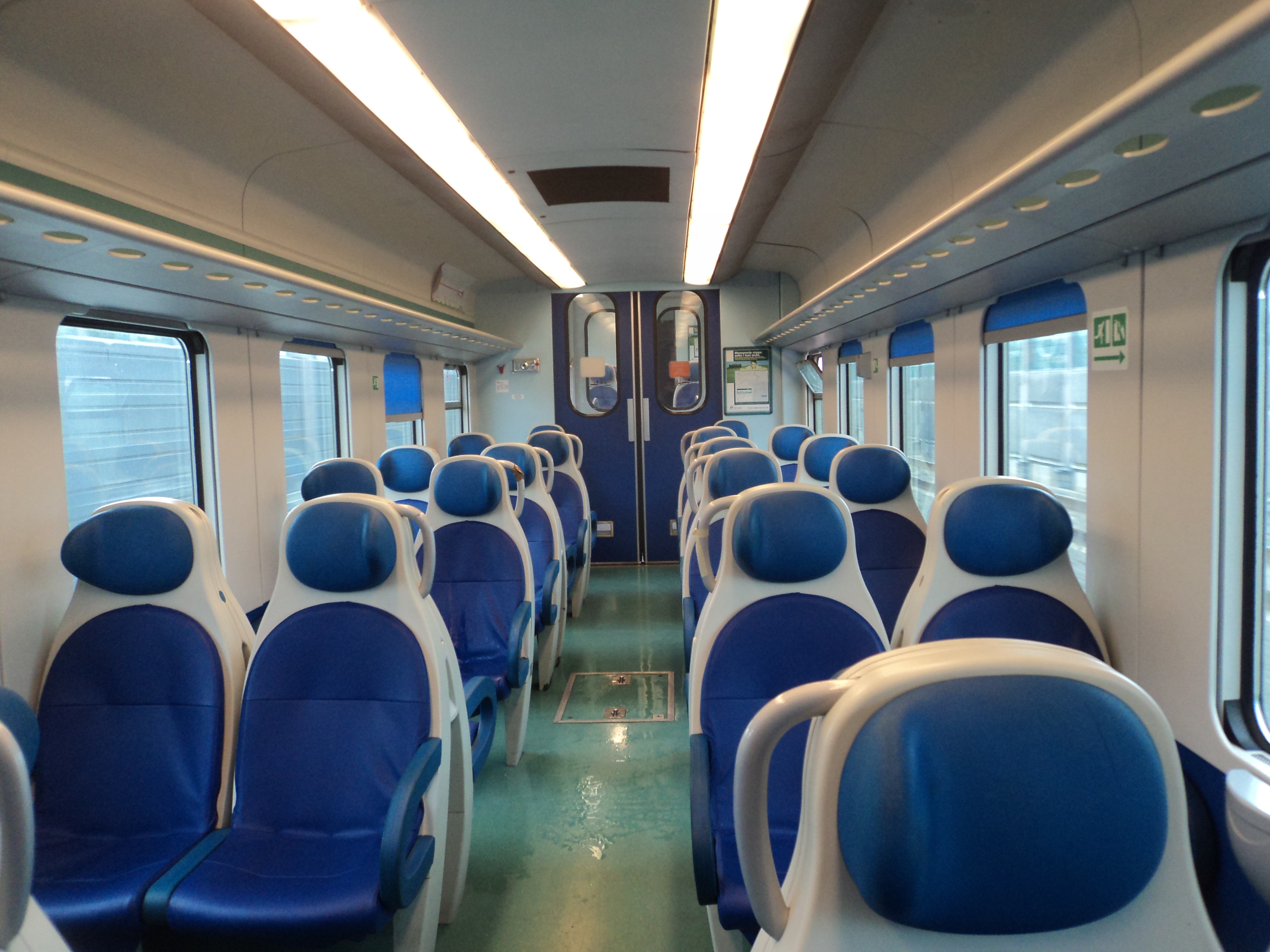 Ferrovie: guasto a un locomotore, treno fermo da ore a Genova Sturla