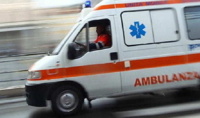 Incidente auto-moto in via Caprera: centauro grave all'ospedale