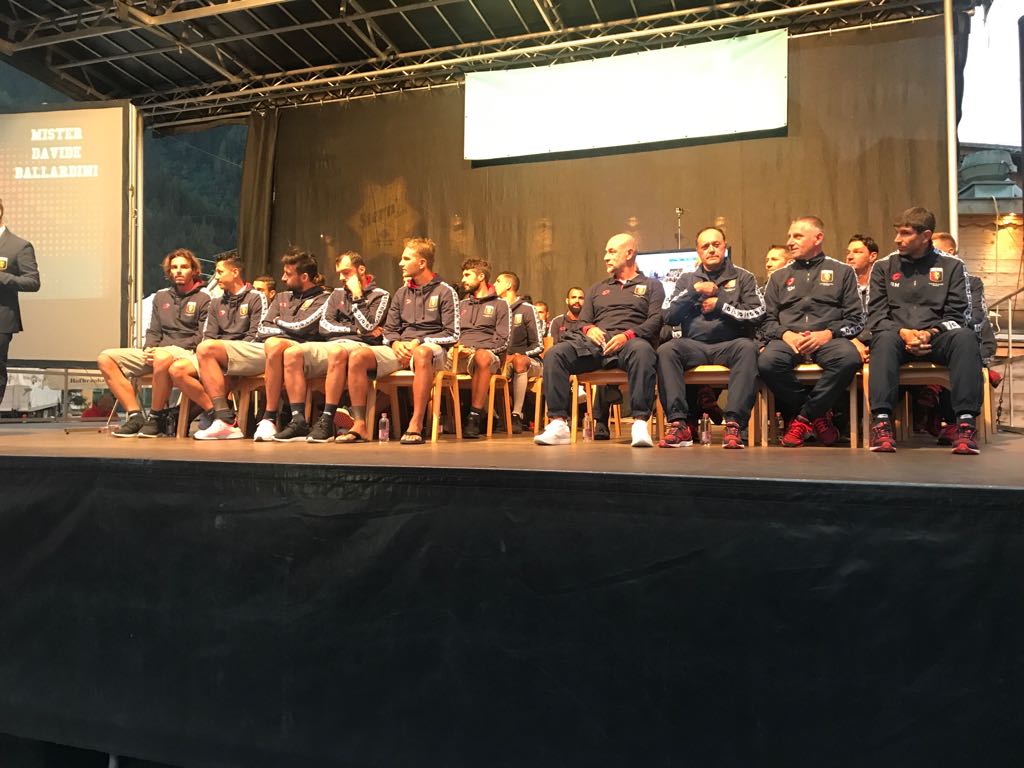 A Neustift la festa per la presentazione del Genoa