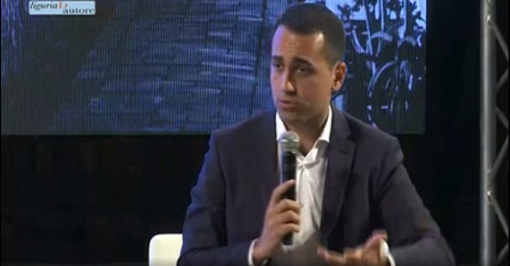 Di Maio sull'ipotesi stato d'accusa a Mattarella: 