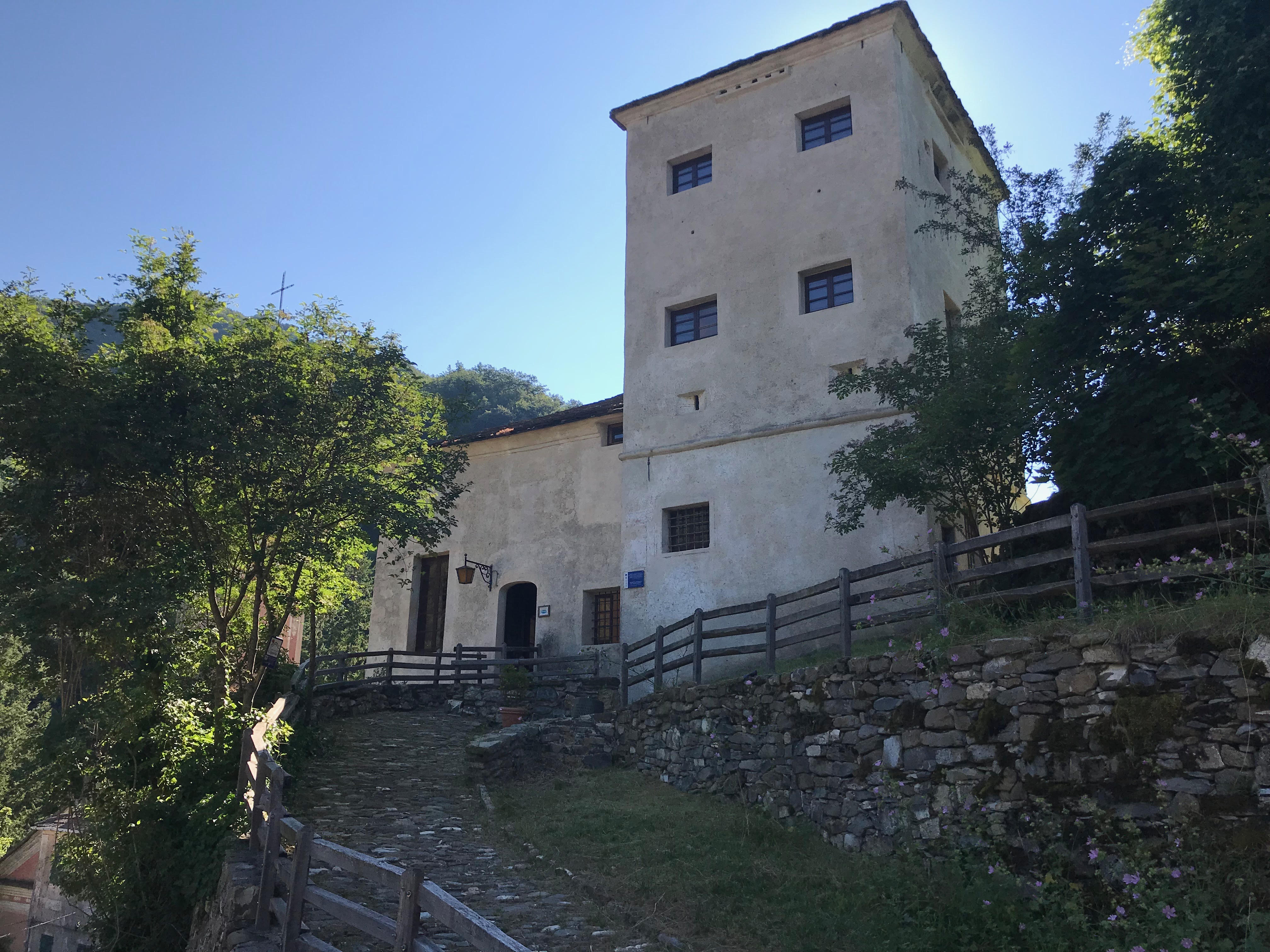 Nuova vita per il castello di Senarega: nove posti letto in mezzo al verde