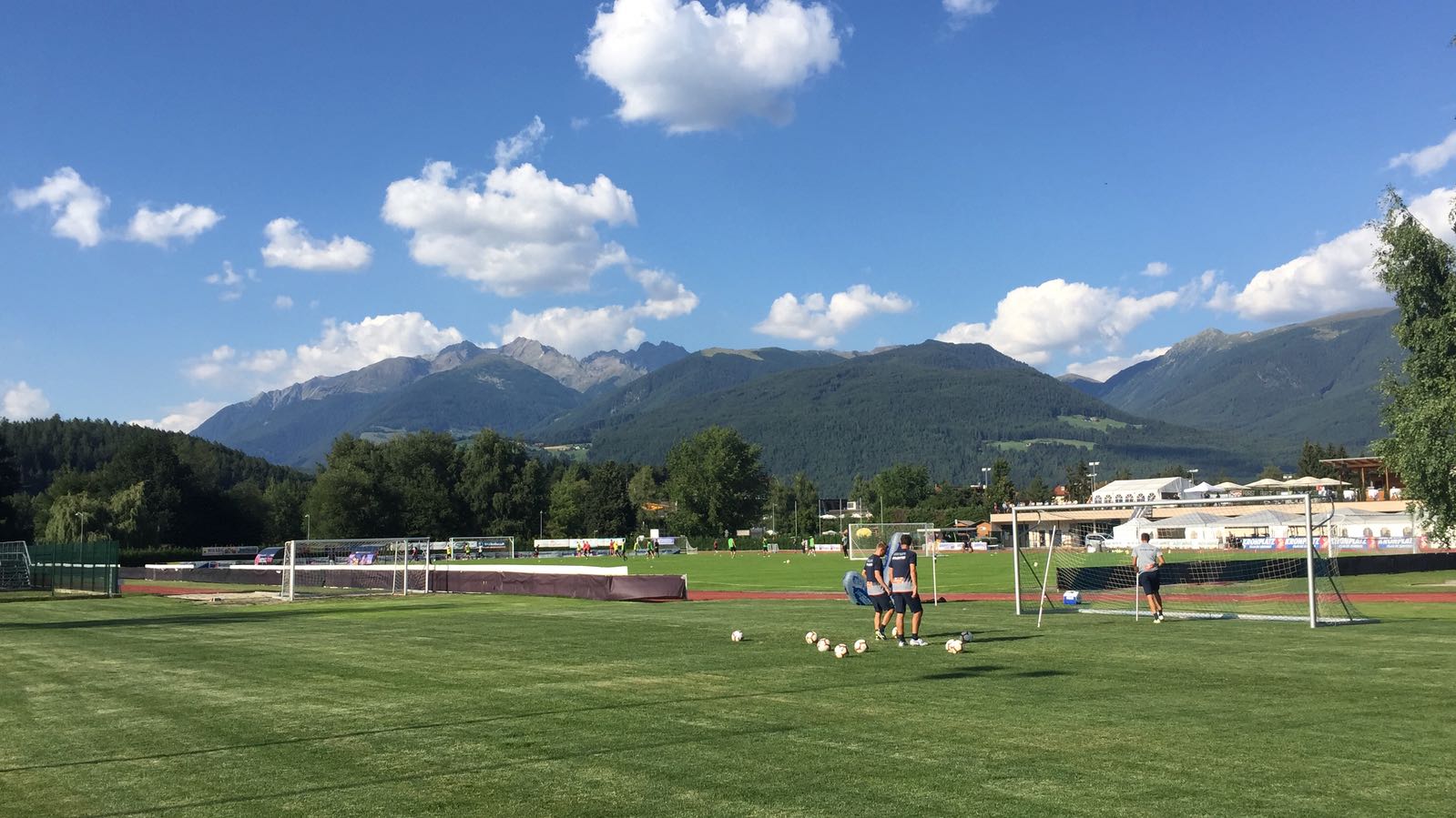 Genoa, a Brunico è partita la seconda fase del ritiro. Fiocco rosa in casa Pandev