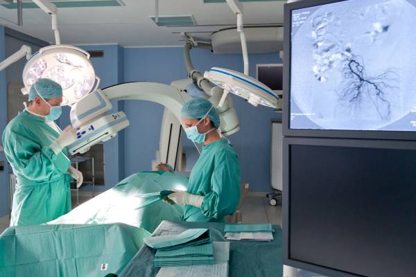 Sottoposta ad angiografia le tagliano l'aorta: morta un'anziana
