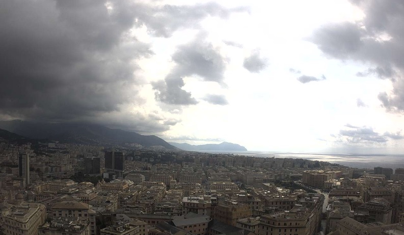 Addio caldo a Genova, dopo 13 giorni di 'allerta rossa' arrivano i temporali