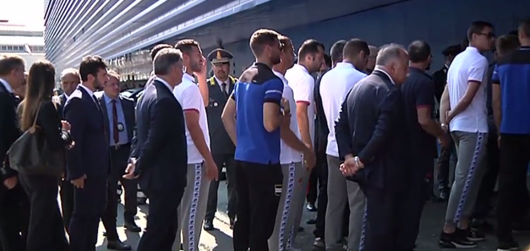 Crollo di Ponte Morandi, i giocatori di Genoa e Sampdoria insieme ai funerali di Stato 