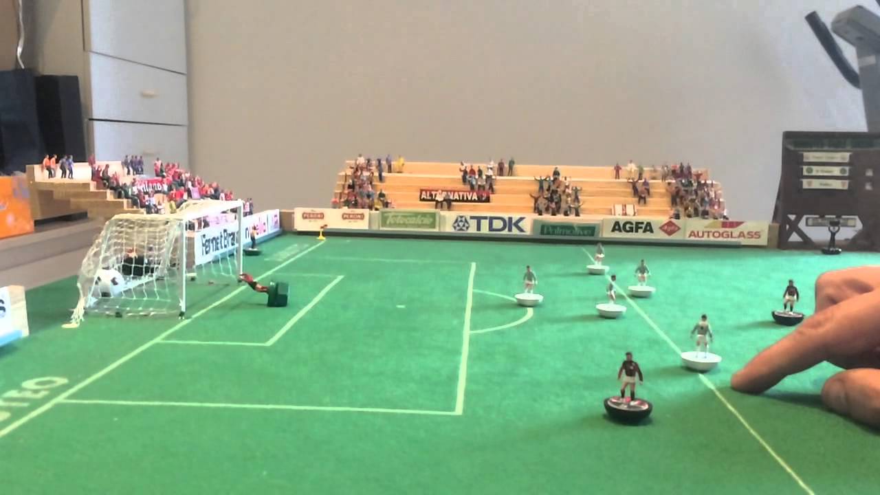 Old Subbuteo, l'ex blucerchiato Lanna premia i vincitori   