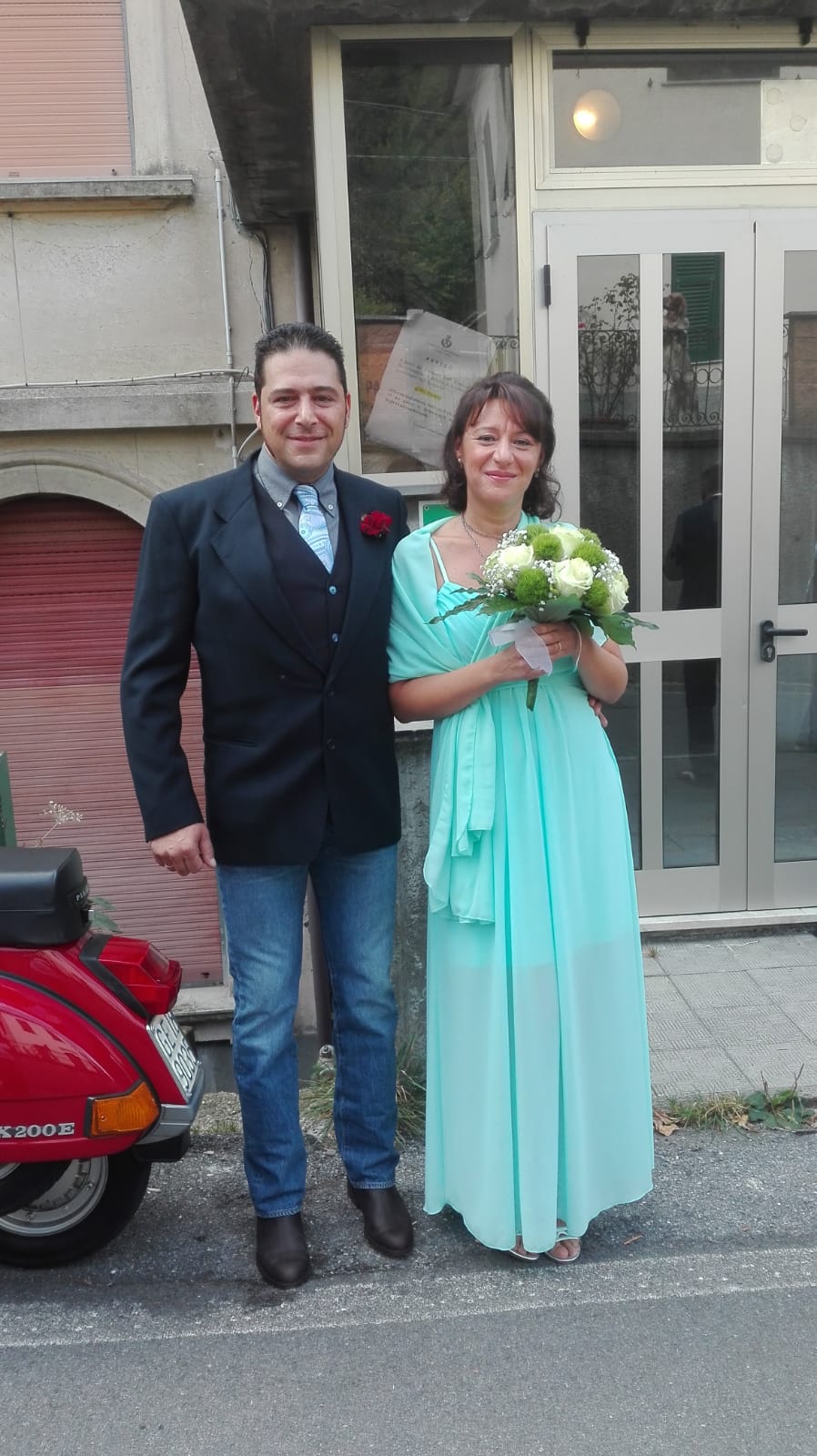 Nel giorno del silenzio, la gioia del matrimonio per Massimiliano e Fabiola 