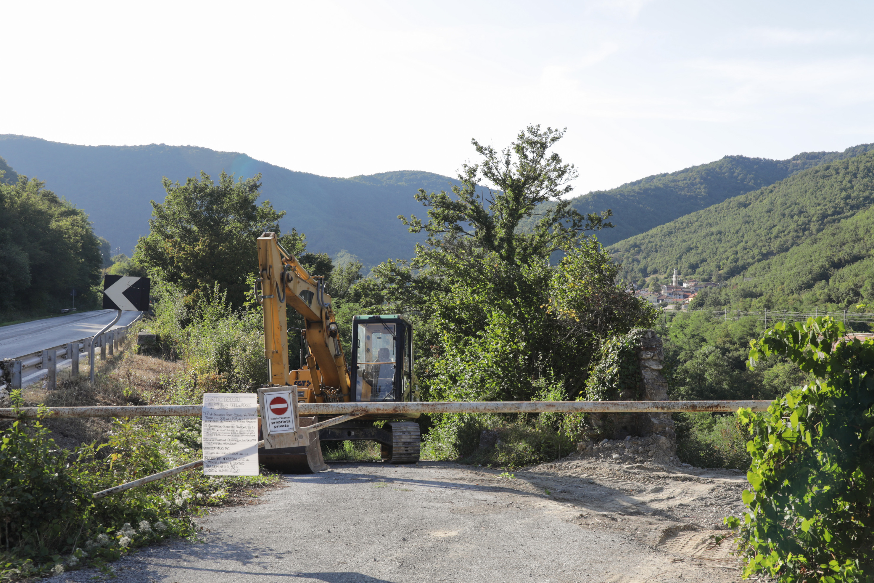 Il biodigestore si allontana da Mereta, paese in festa: 