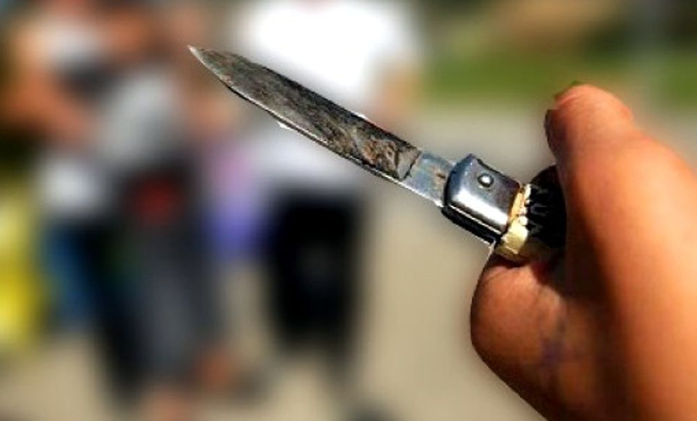 Prova a entrare nel tribunale di Genova con un coltello: fermato