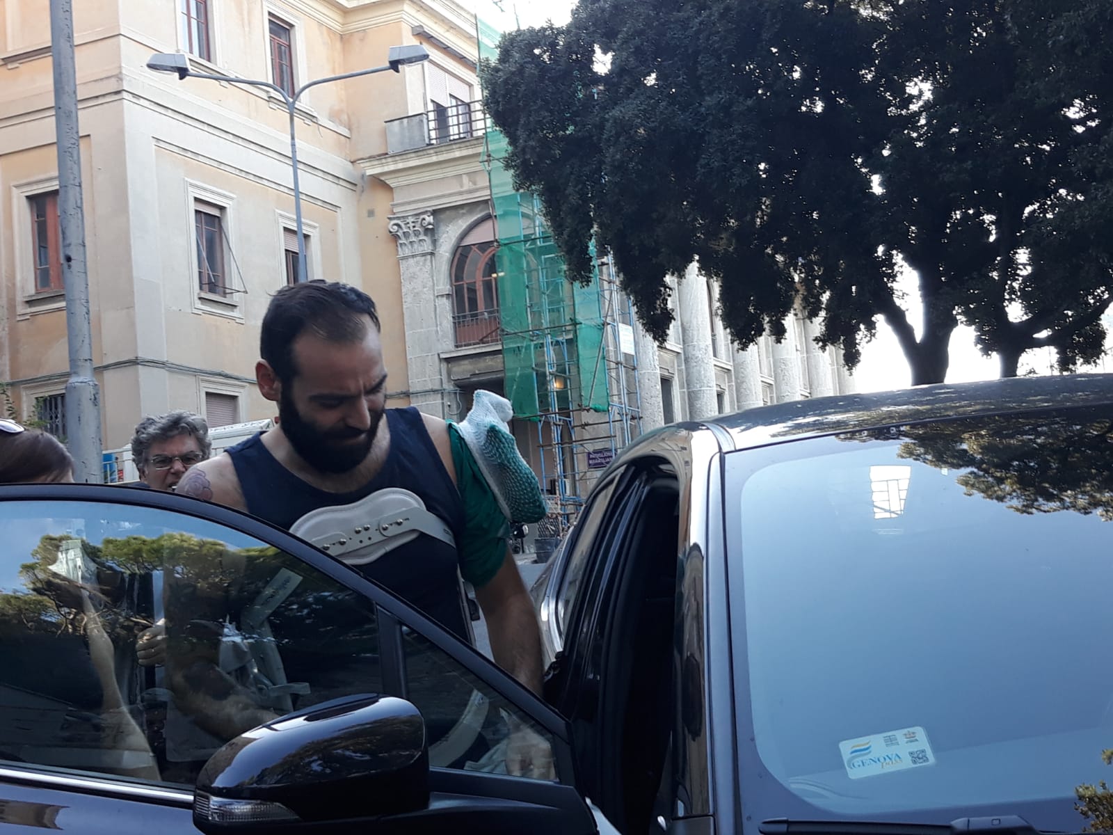 Torna a casa Gianluca Ardini, sopravvissuto al Ponte Morandi: 