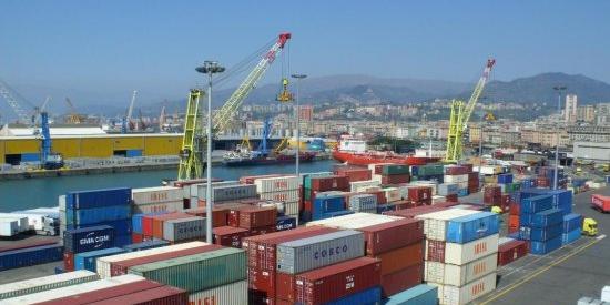 Porto di Genova, dopo Morandi cala il numero dei container 