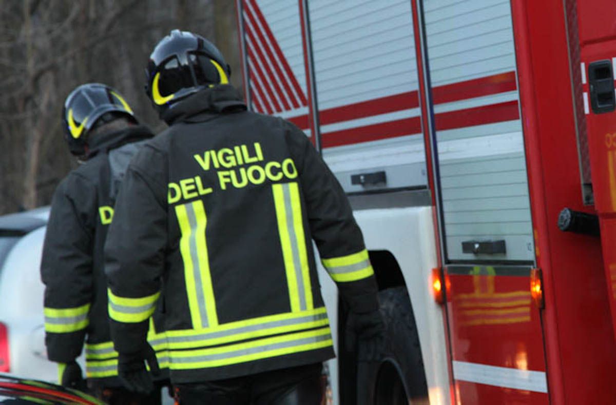 Notte di preoccupazione a Morego, fiamme all'interno dell'IIT