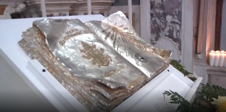 Oltre 2mila fedeli a Imperia per le reliquie di Papa Wojtyla 