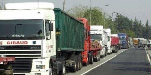 Migrante nascosto in un tir rischia di morire congelato: salvato