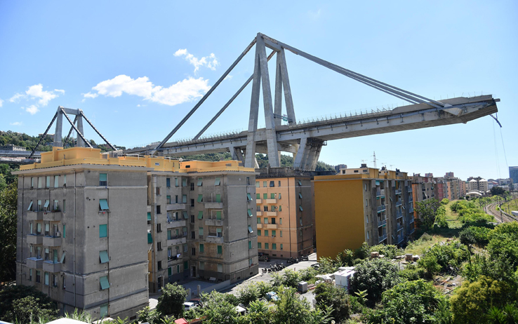 Demolizione ponte Morandi, il 15 aprile uso dell'esplosivo sul lato Est