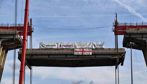 Primo pezzo di ponte che scende a terra, Toti: 