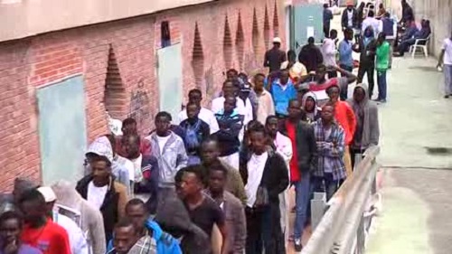 Niente contributi a chi ha accolto i migranti, polemiche attorno alla proposta della Lega