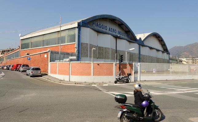 Incidente sul lavoro, operaio cade dal tetto dello stabilimento: è grave