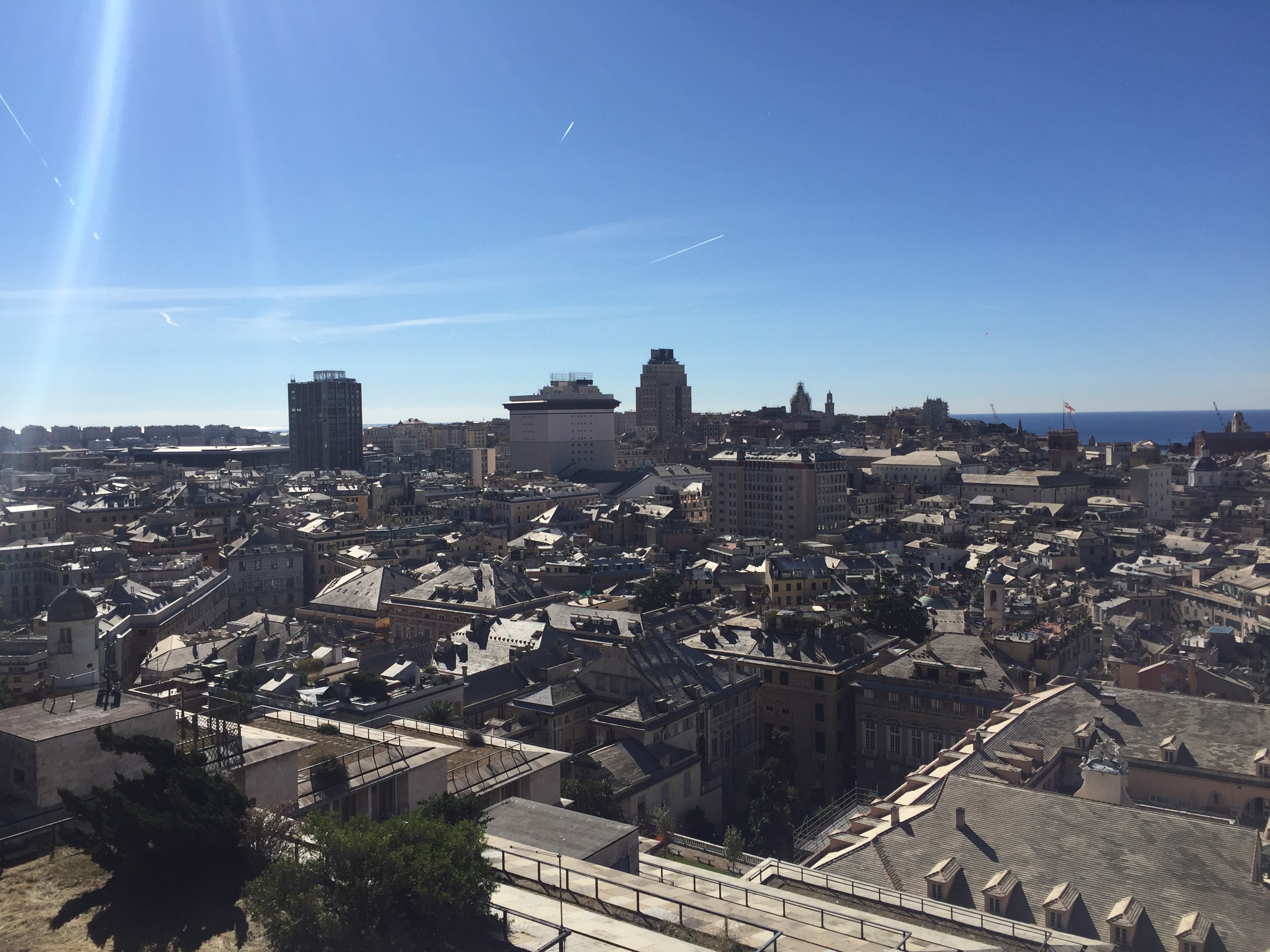 Sole e vento in Liguria, temperature più rigide ma da domani aumentano