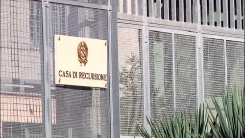 Sanremo, detenuto scavalca muro del carcere, ma viene subito fermato