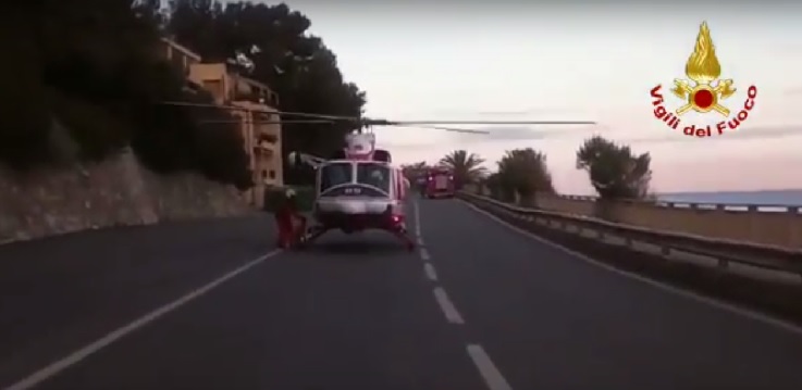 Bimbo di quattro anni cade dalla finestra: è grave al Gaslini di Genova