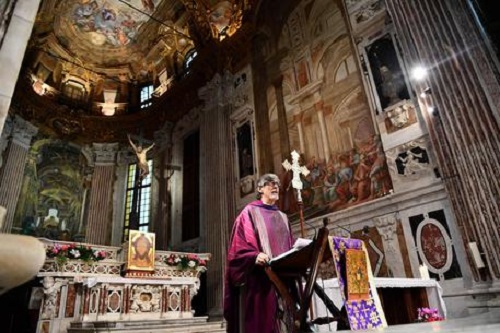 Sacerdote insultato, la digos denuncia due appartenenti del movimento Azione frontale