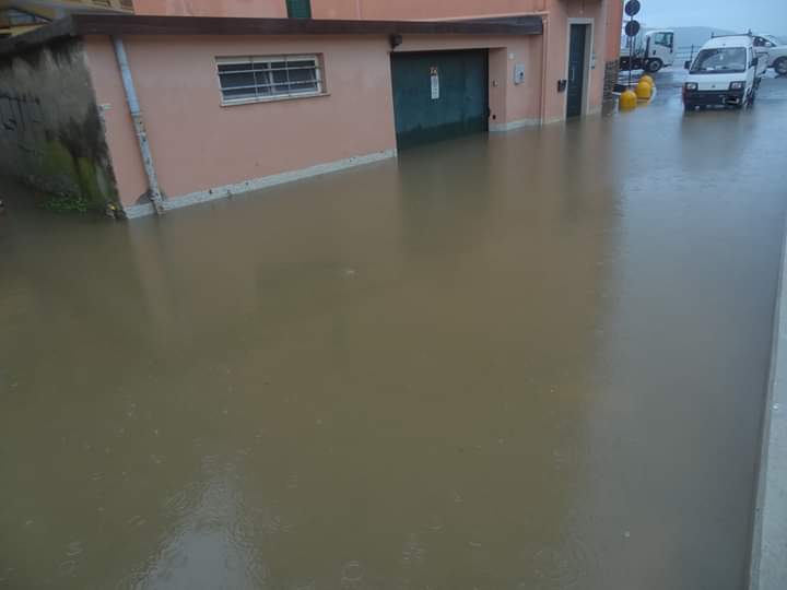 Allagamenti a Lerici nella notte per forti piogge