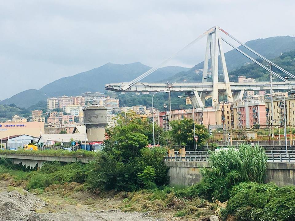 https://www.primocanale.it/materialiarchivio/immagininews/20190605210248-ponte_morandi_case.jpg