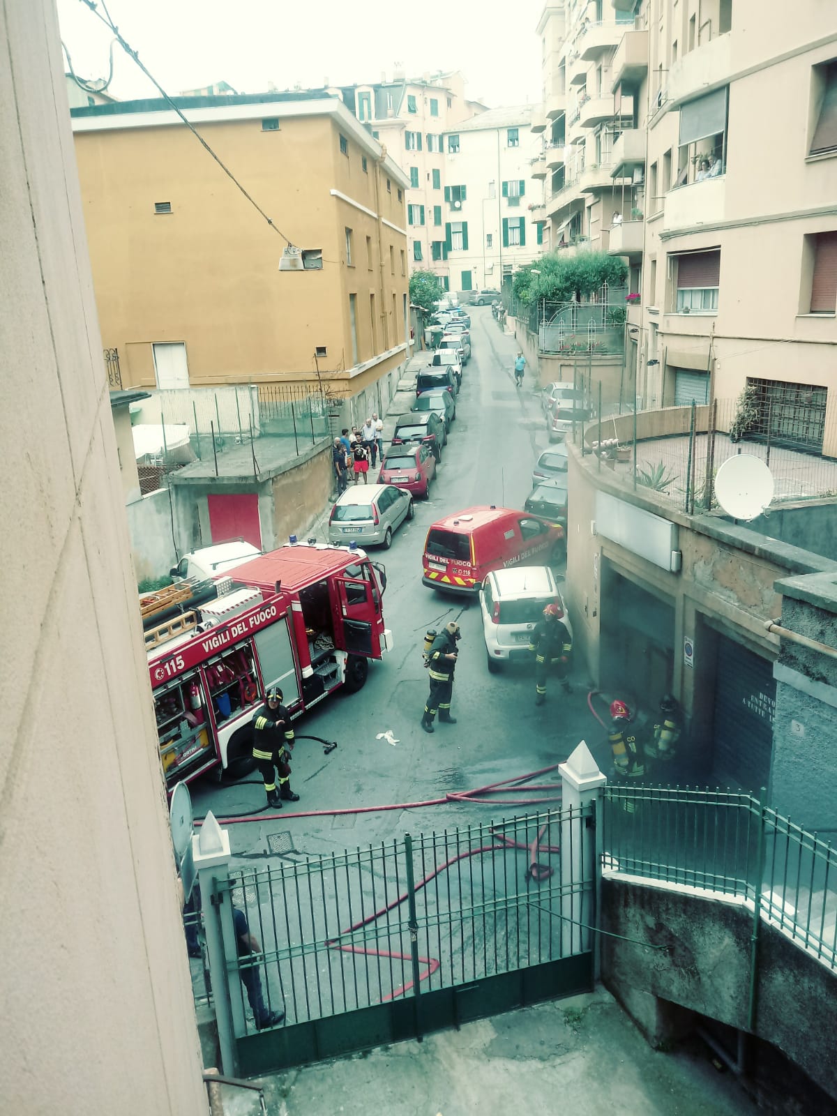 Genova, paura a Sampierdarena: incendio in un locale religioso