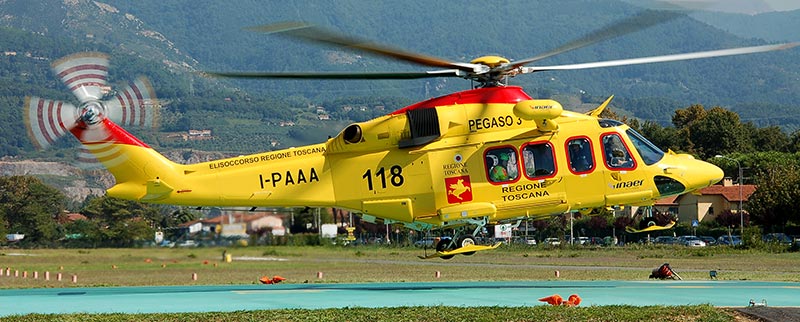 Donna investita sull'Aurelia e soccorsa in elicottero: è grave