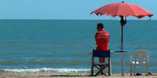 Spiagge libere a Genova, da oggi in servizio i bagnini