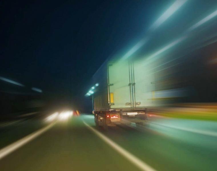 Contromano con il tir in autostrada: sequestrato il mezzo al camionista