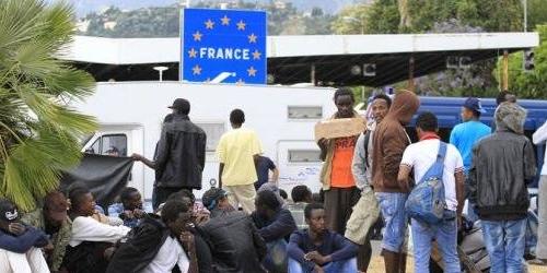 Migranti, meno arrivi a Ventimiglia e il comune chiude l'infopoint