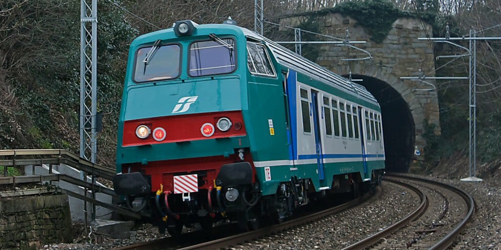 Treno fermo per un'ora e mezza, si rompe il locomotore a Genova Pontedecimo 