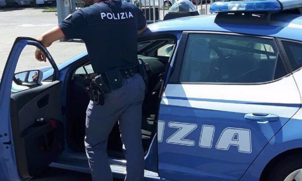 Viaggia da Genova a Palermo, aggredisce un'educatrice e si riprende il figlio