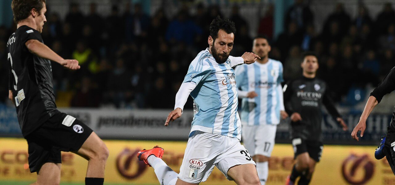 Entella, partenza da sogno: battuto il Livorno, Comunale in festa