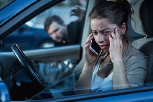 Stalking e violenza domestica, tre ordinanze della polizia per 'codice rosso'