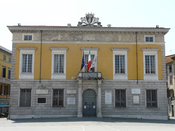 Leghista insulta Mattarella sui social, si infiamma la polemica